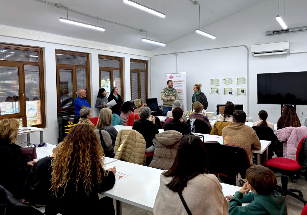 El taller, en colaboración con la Asociación de Celíacos de Granada, en las Antiguas Escuelas.