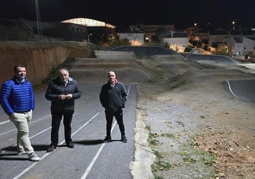Visita para comprobar la iluminación nocturna del Circuito Municipal de BMX de Huétor Vega.