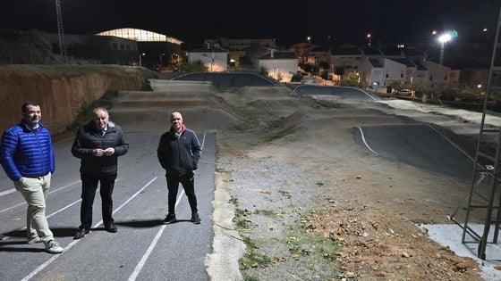 El Circuito Municipal de BMX de Huétor Vega cuenta ya con iluminación nocturna y red de riego