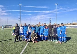 La jornada solidaria tuvo lugar en el campo de fútbol 7 del Municipal Las Viñas.