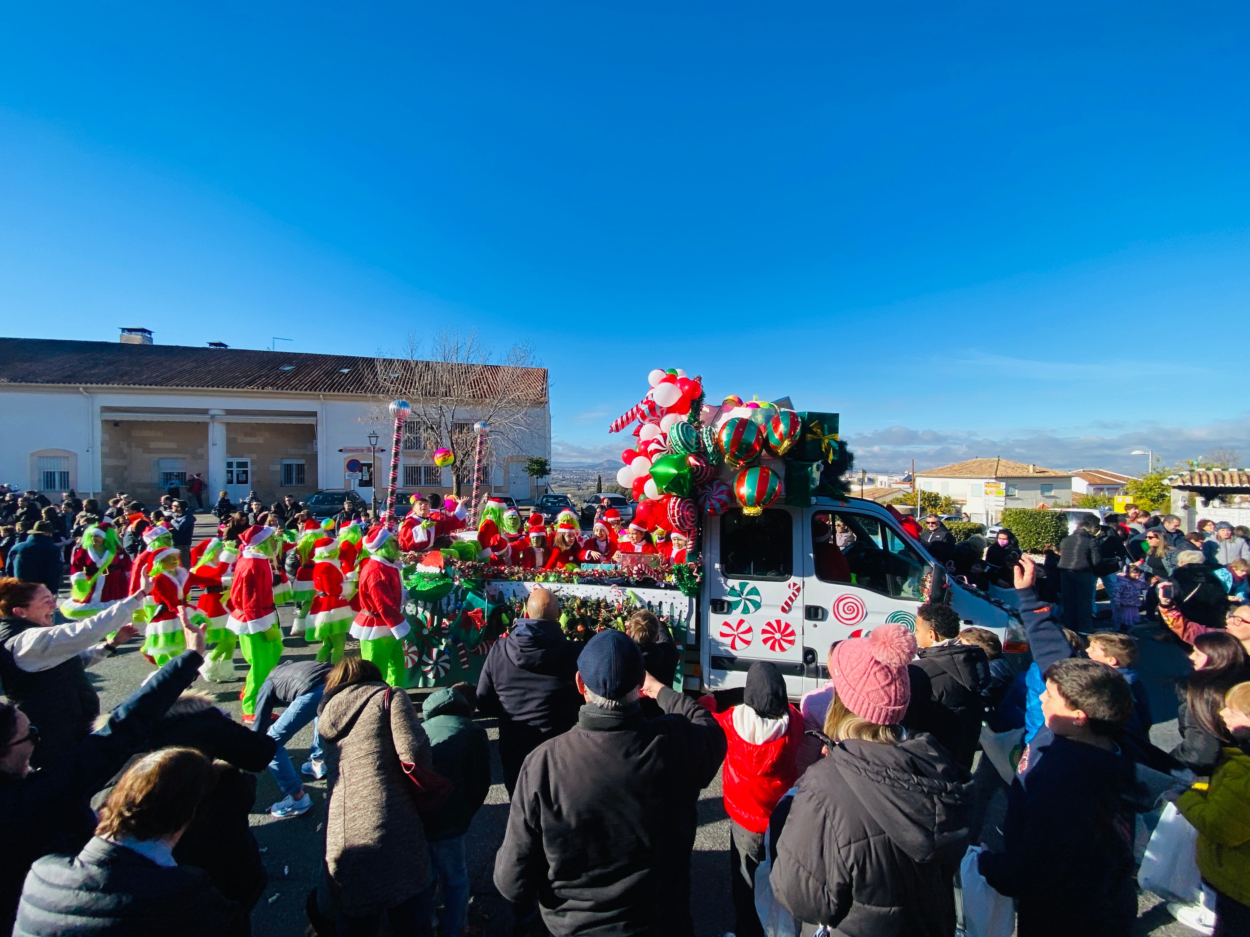 El sol ilumina la Cabalgata de Huétor Vega