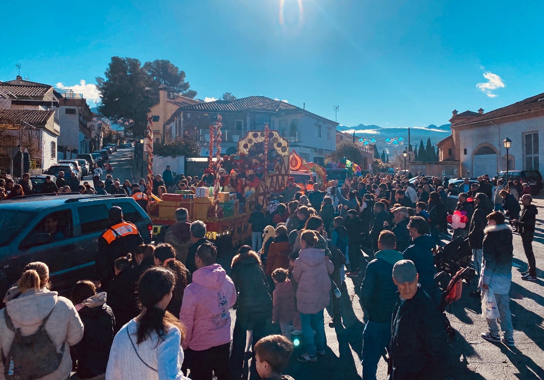 El sol ilumina la Cabalgata de Huétor Vega