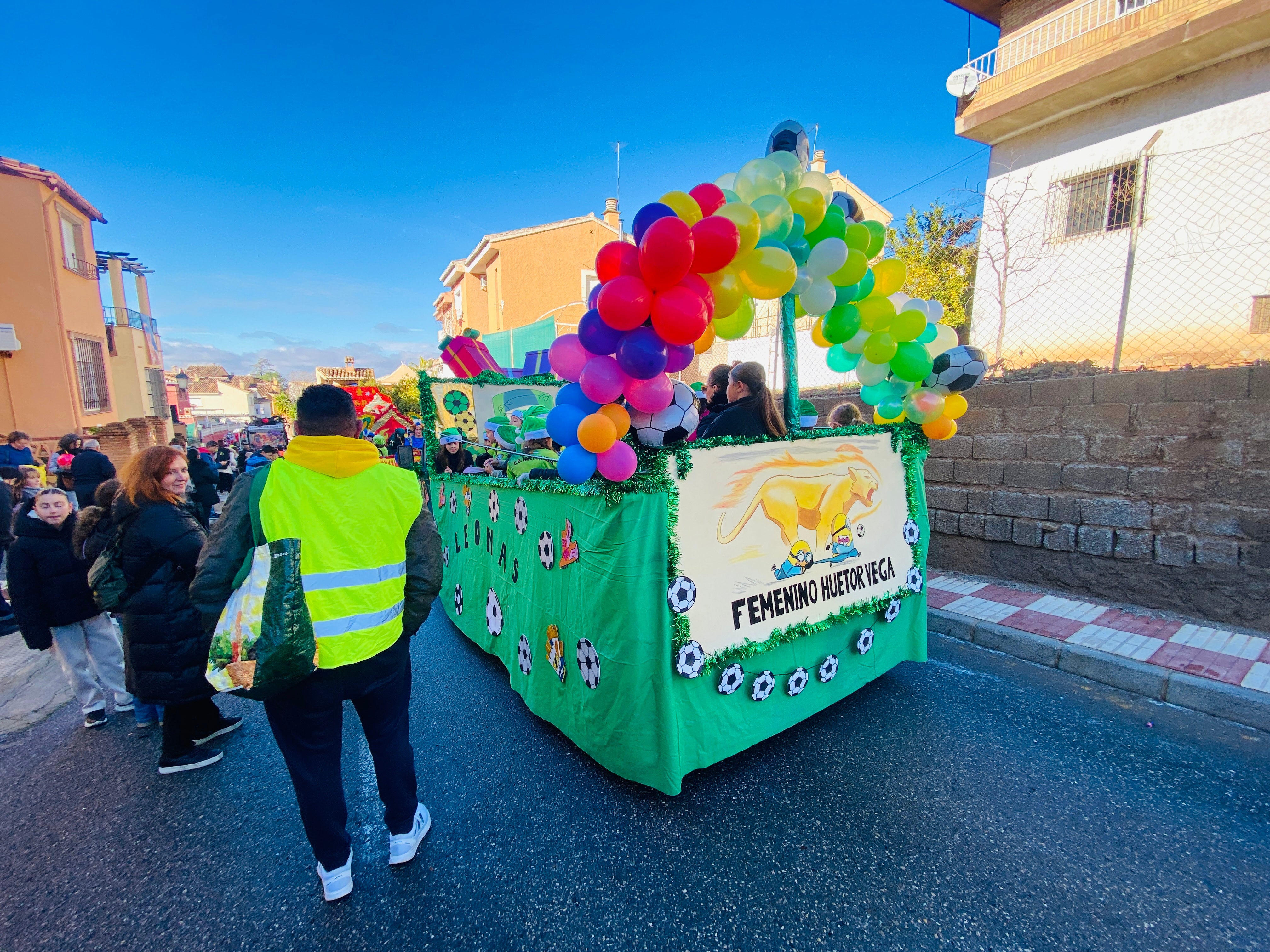 El sol ilumina la Cabalgata de Huétor Vega