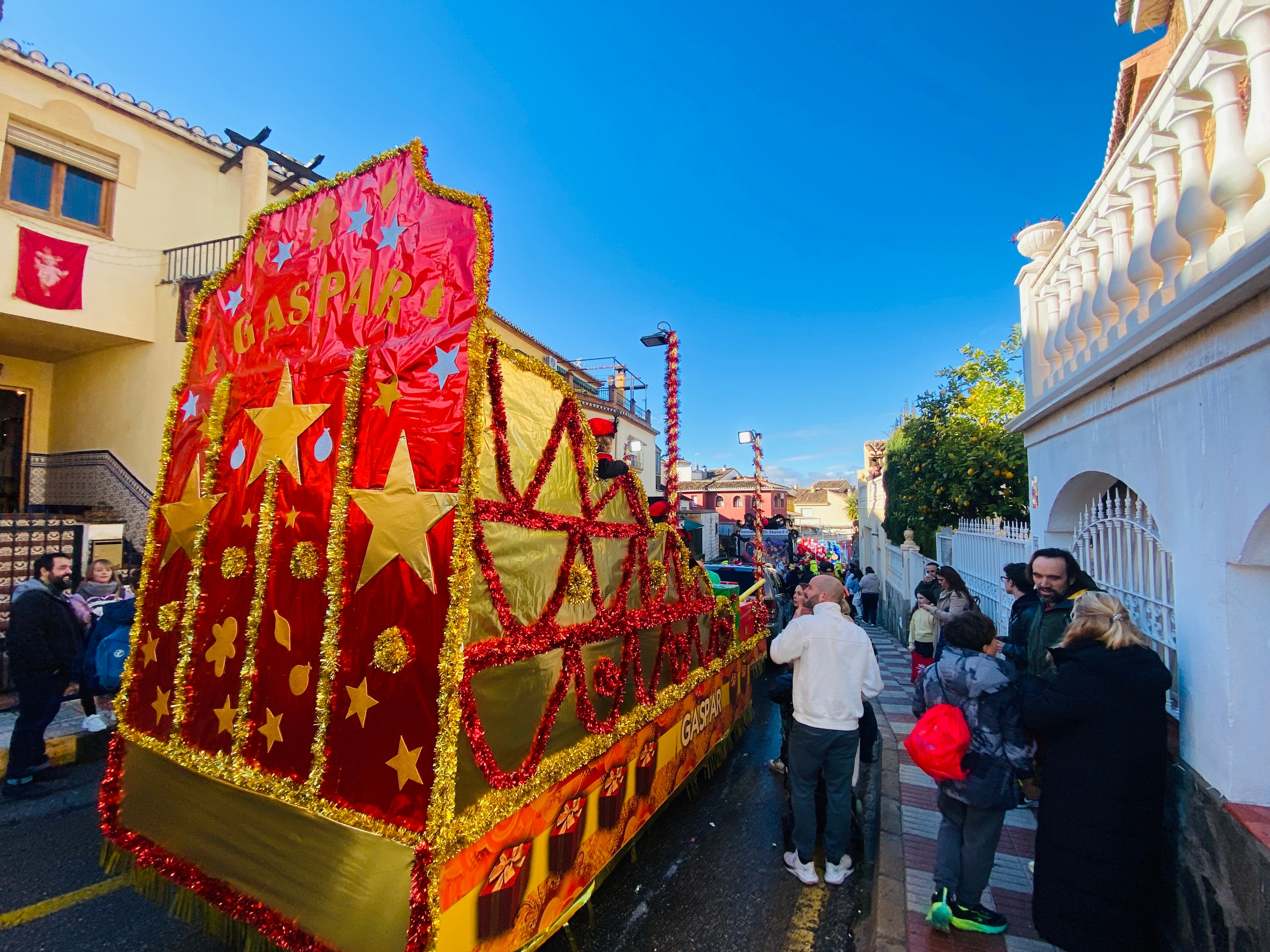 El sol ilumina la Cabalgata de Huétor Vega