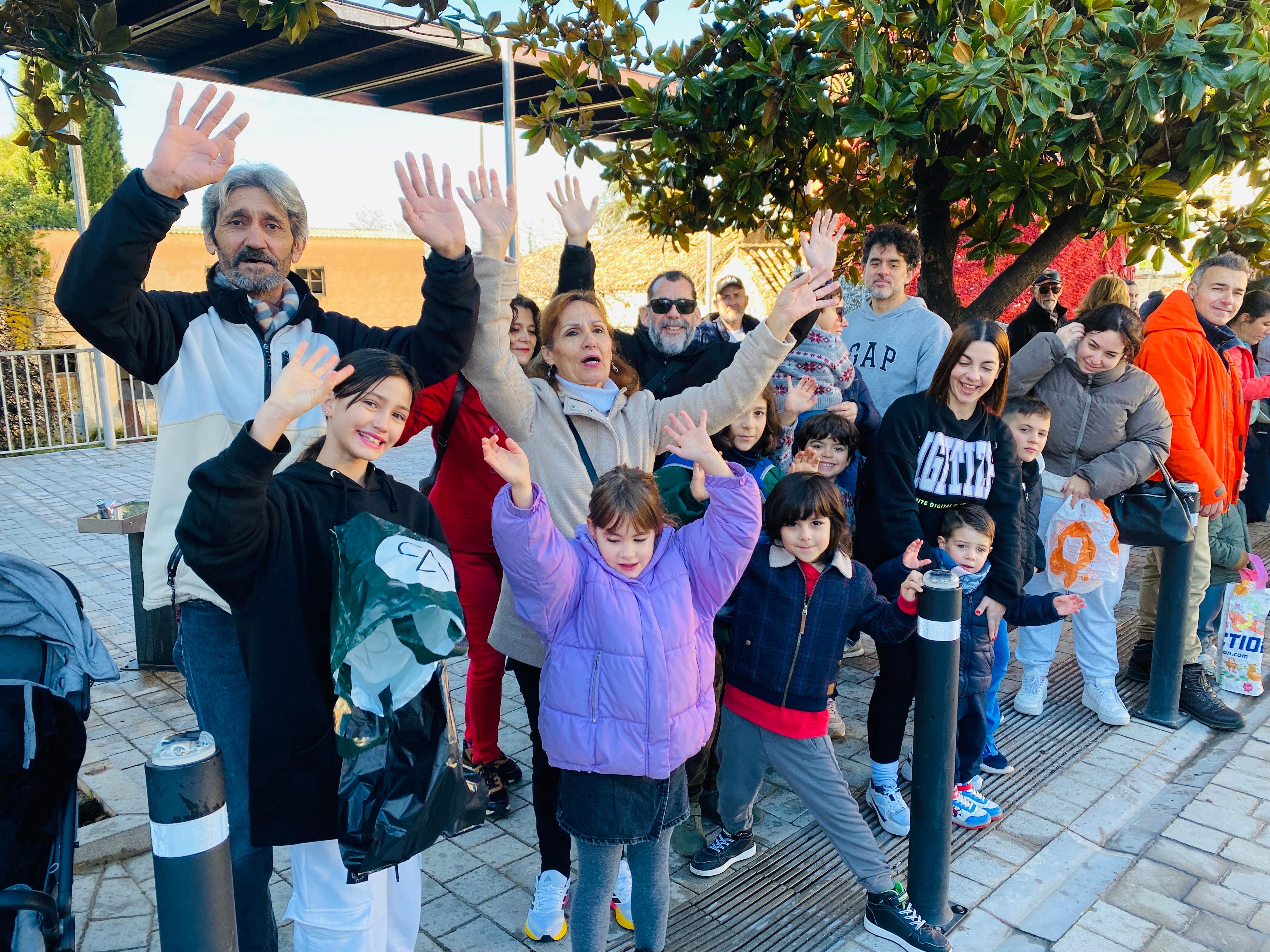 El sol ilumina la Cabalgata de Huétor Vega