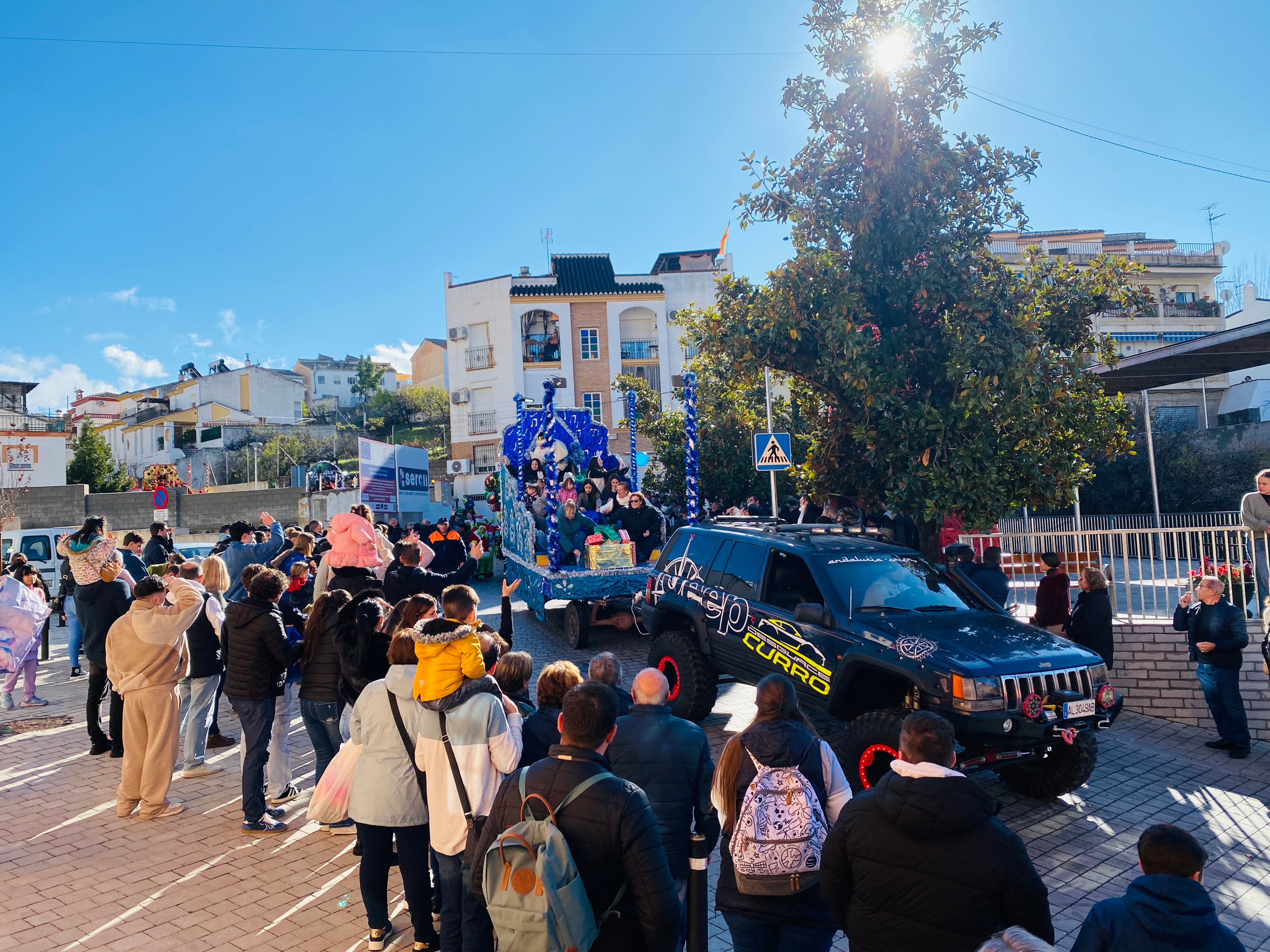 El sol ilumina la Cabalgata de Huétor Vega