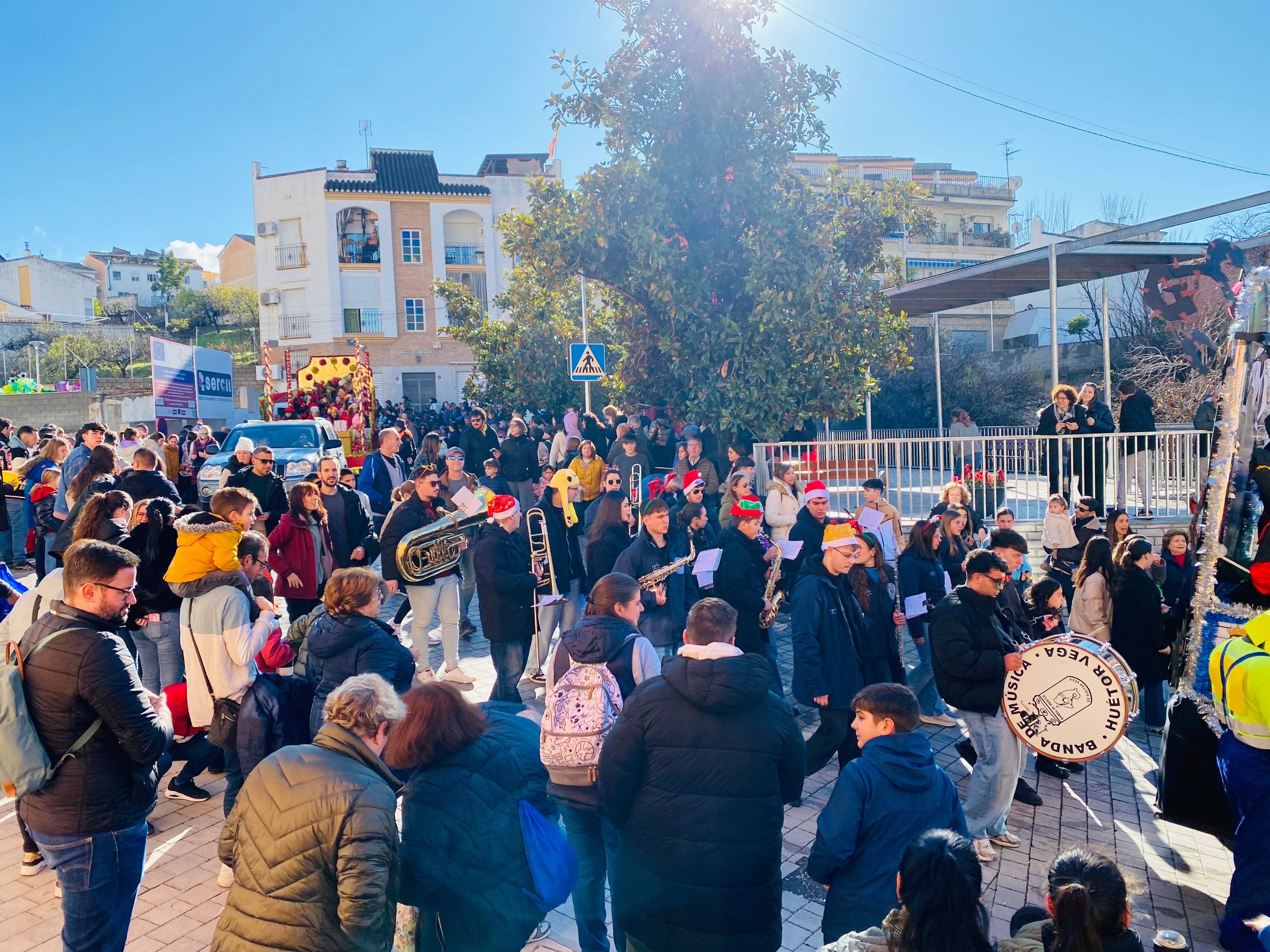 El sol ilumina la Cabalgata de Huétor Vega
