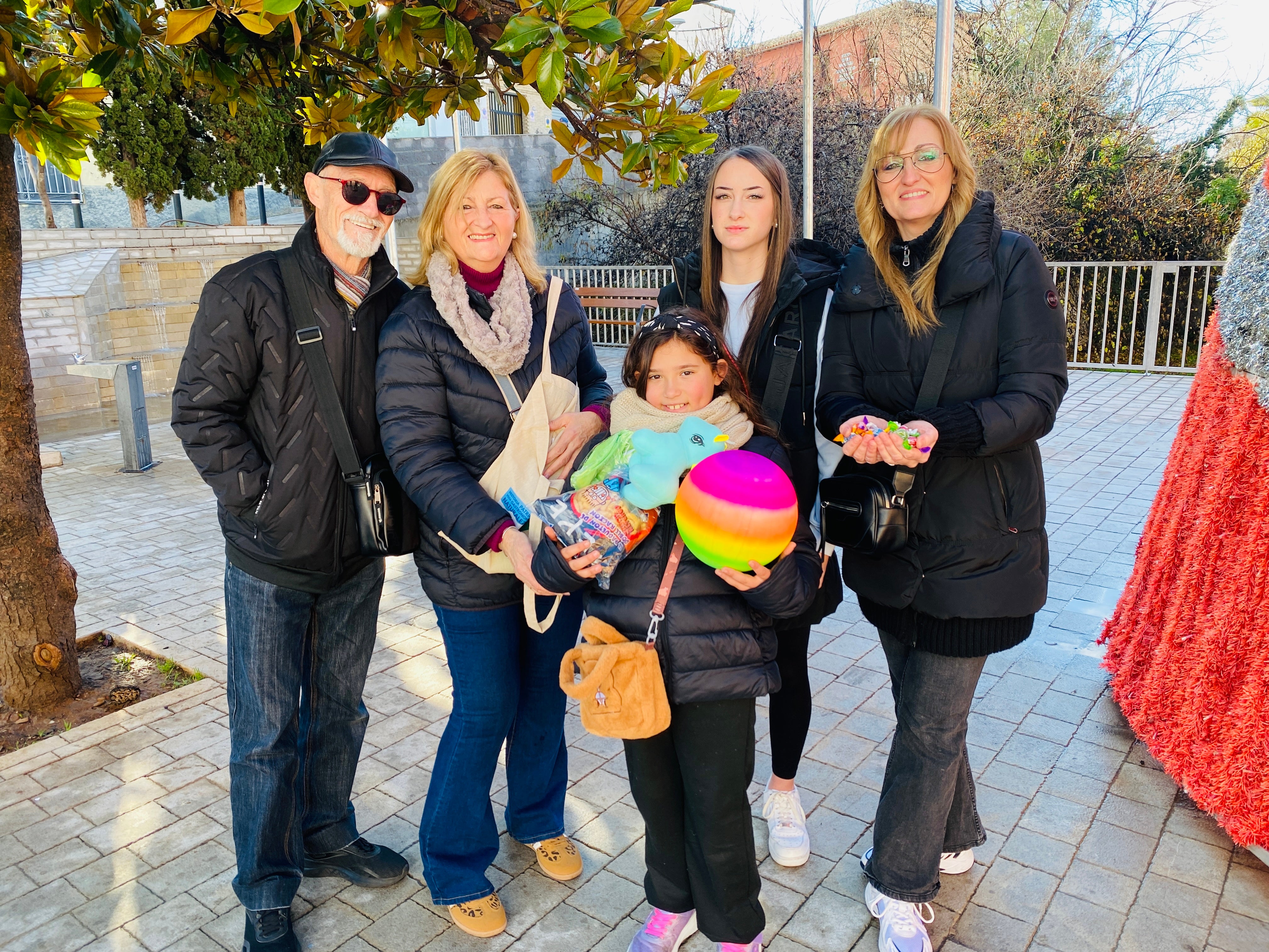 El sol ilumina la Cabalgata de Huétor Vega