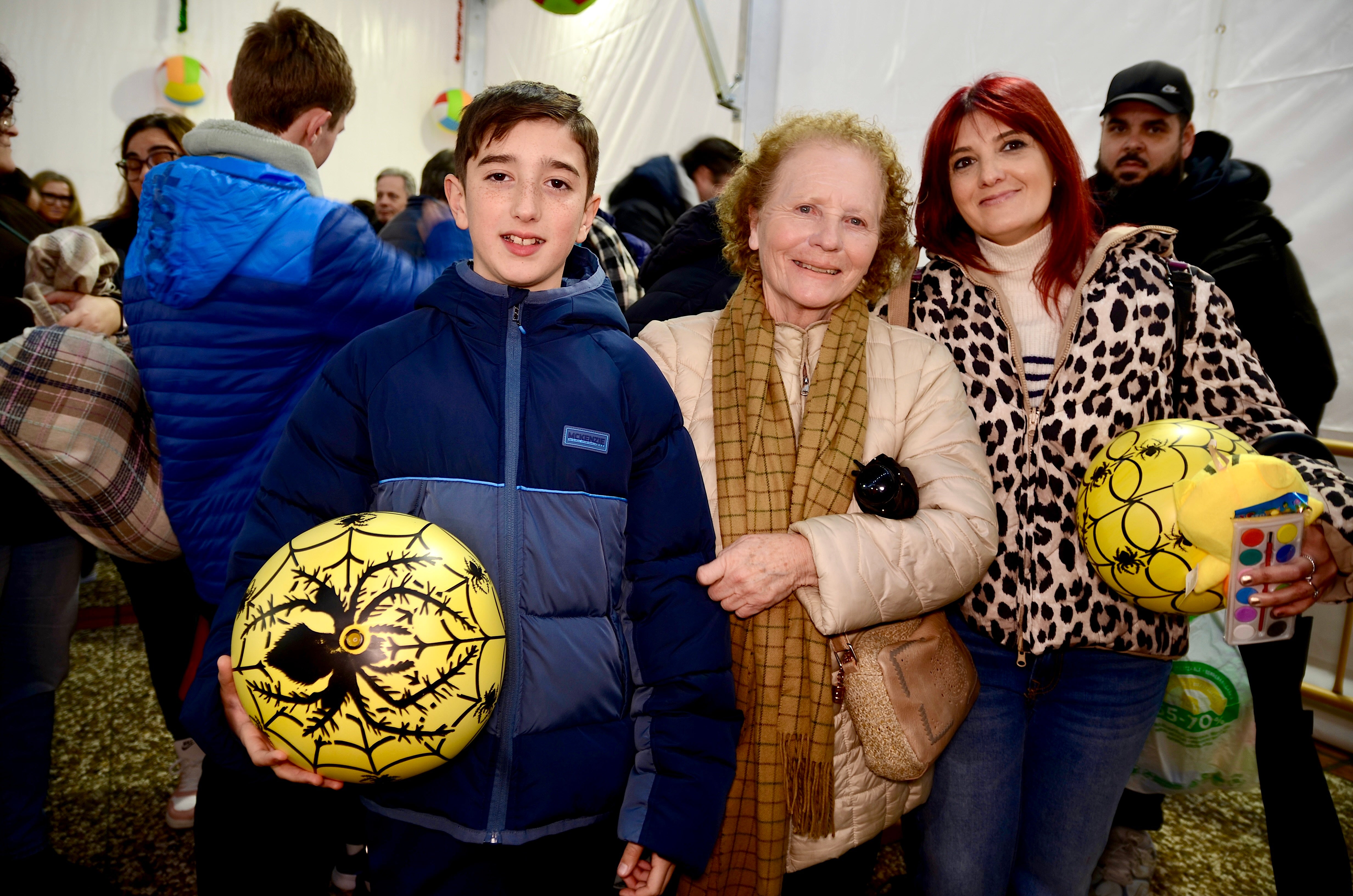 Los Reyes Magos llenan la carpa de Huerta Cercada en Huétor Vega