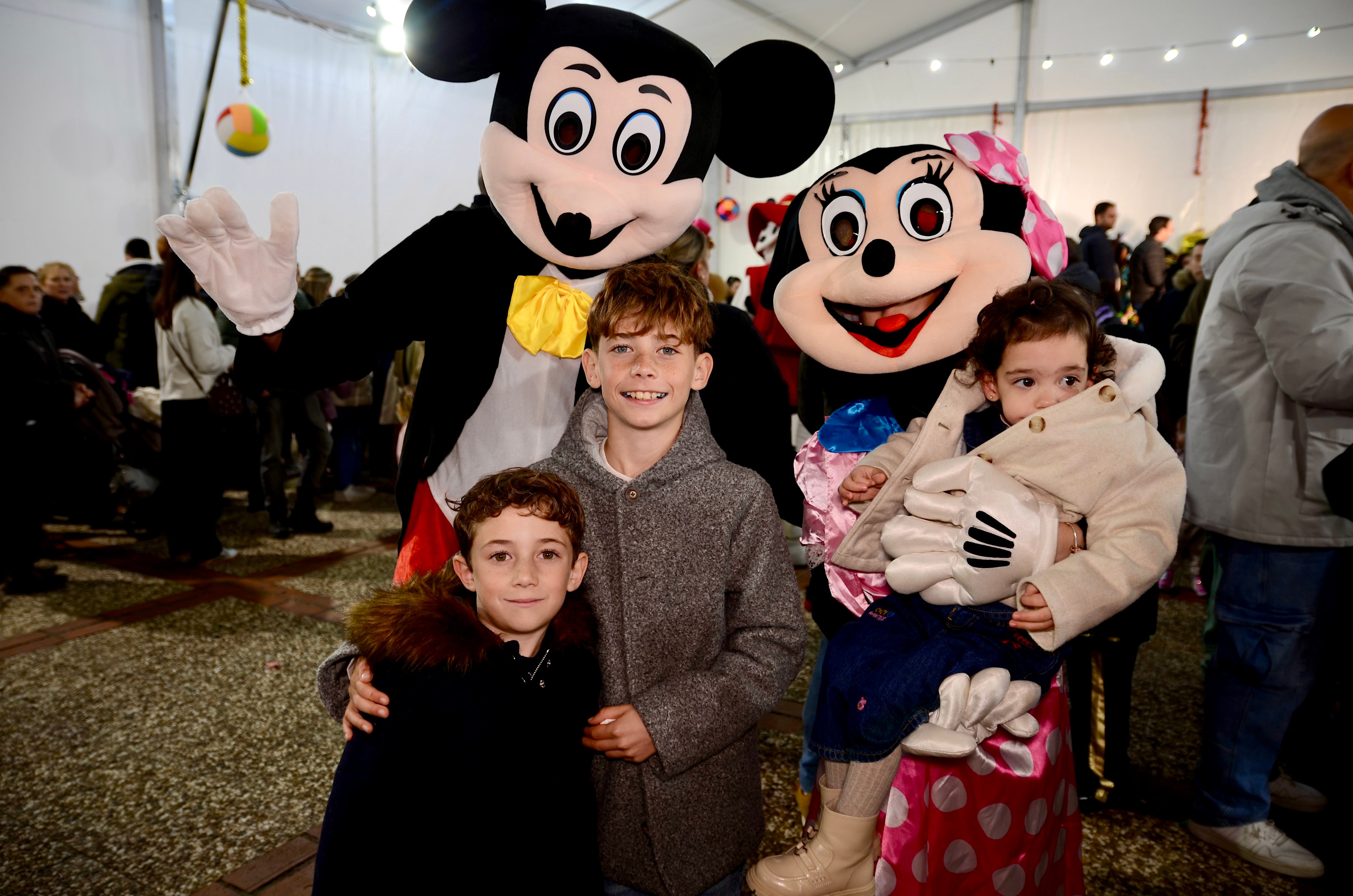 Los Reyes Magos llenan la carpa de Huerta Cercada en Huétor Vega