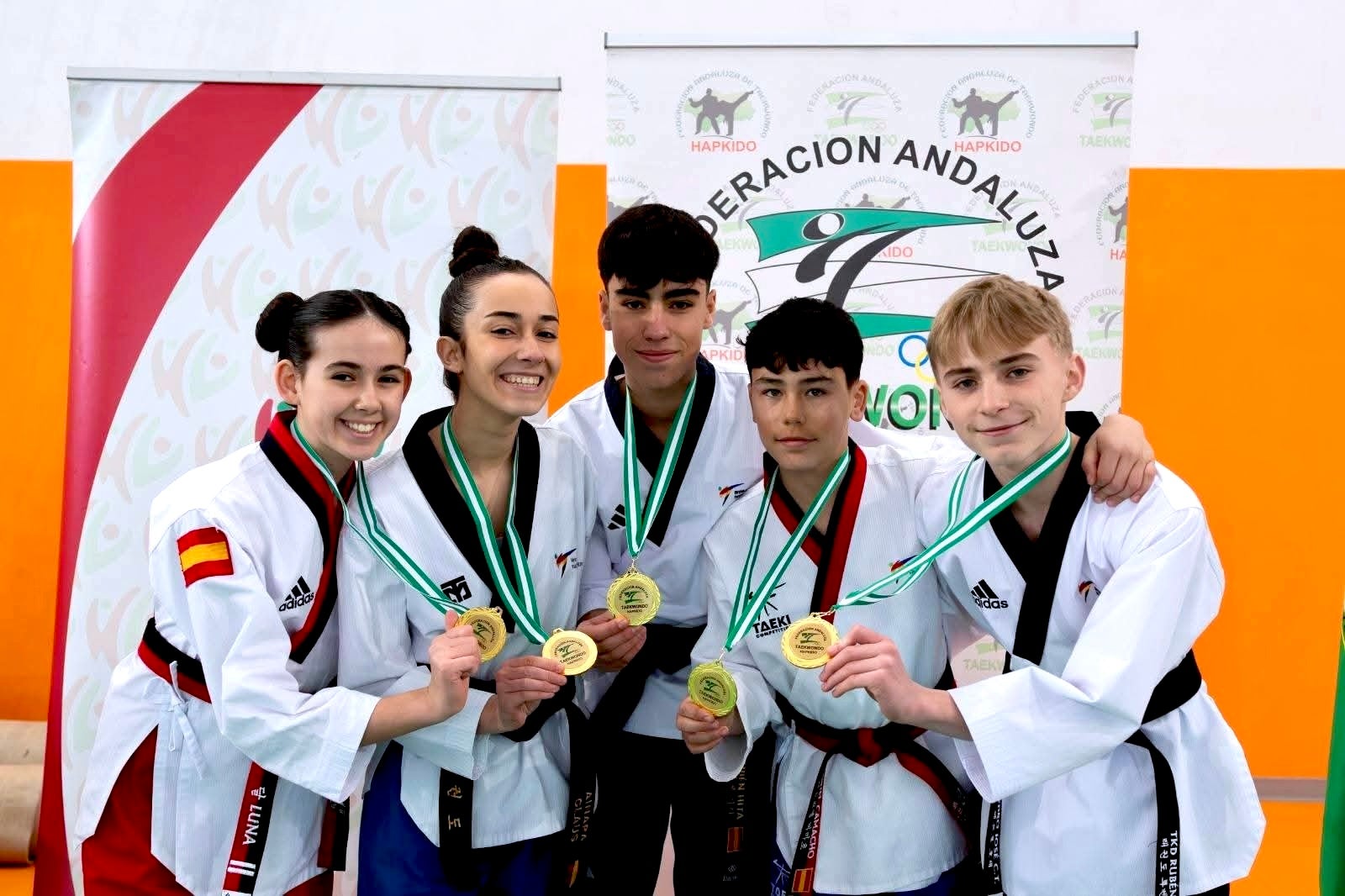 Alegría por los éxitos de la escuela de Rubén Hita.