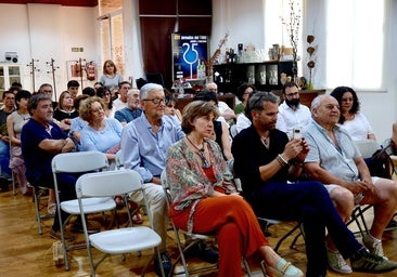 Acto de entrega de los premios culturales de Huétor Vega en 2025.