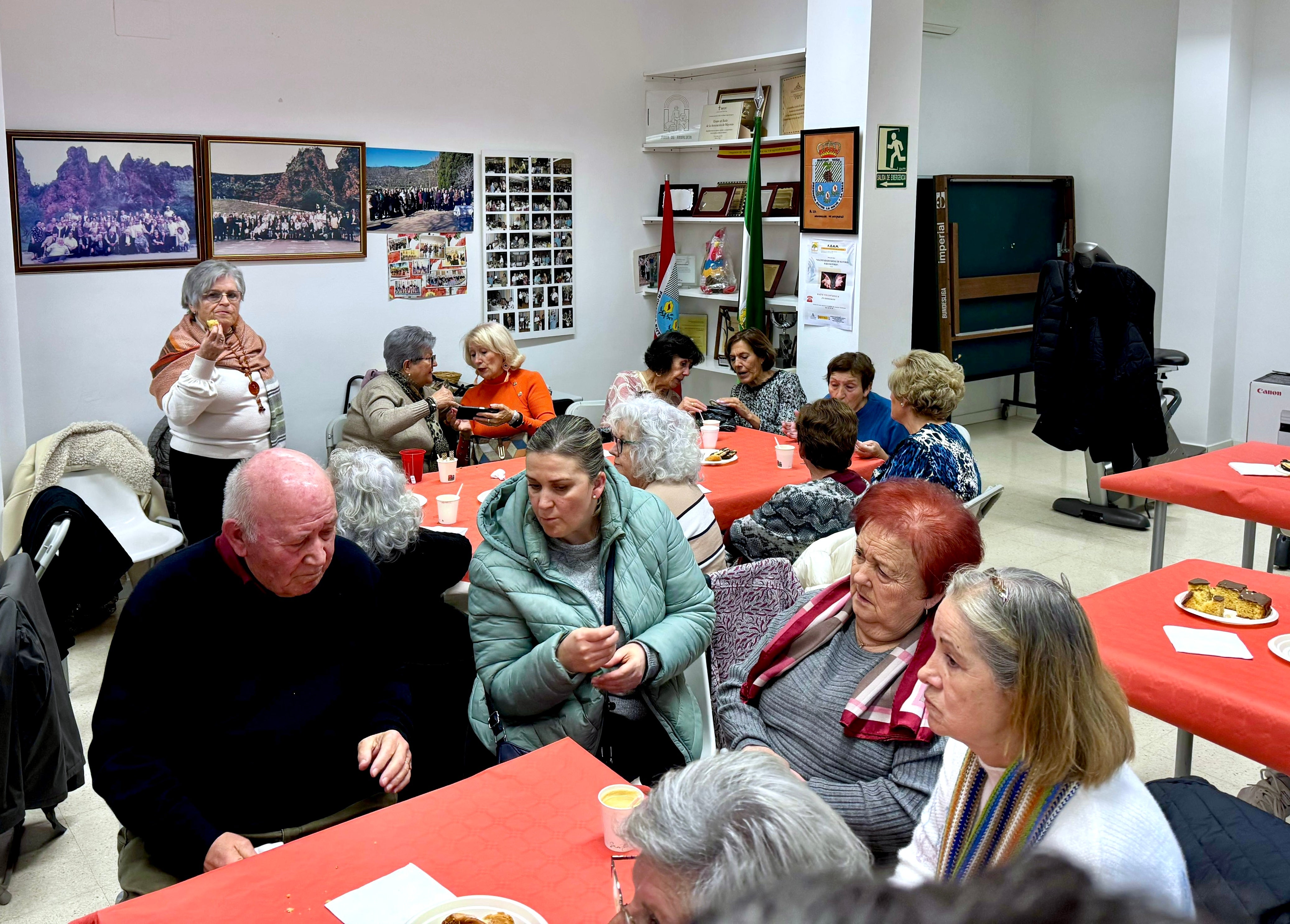 Una merienda llena de amor y amistad en la localidad hueteña.