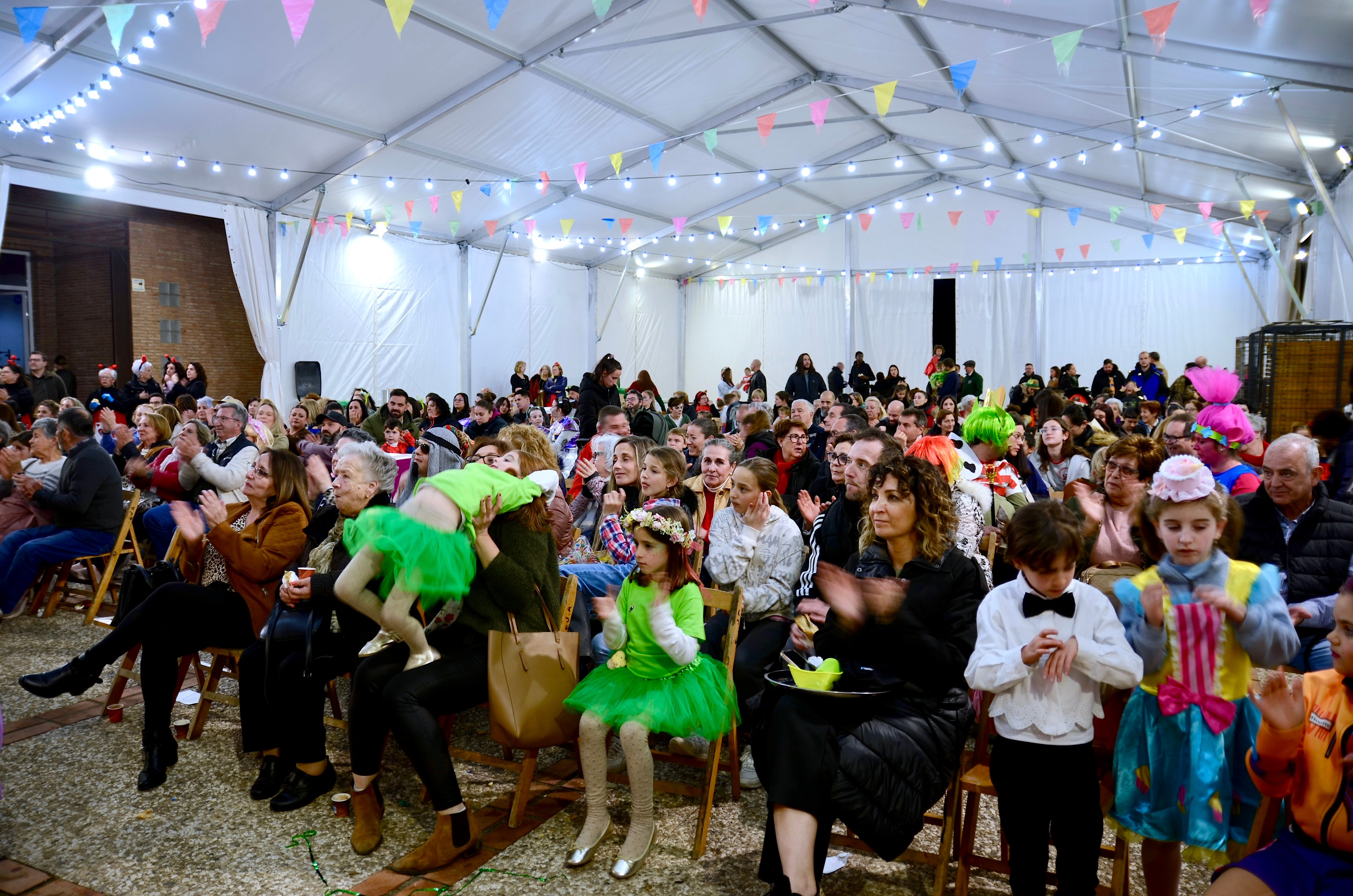 Chirigotas mordaces y con salero en Huétor Vega