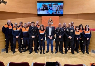 Homenaje a Protección Civil por su gran implicación en la dana de Valencia.