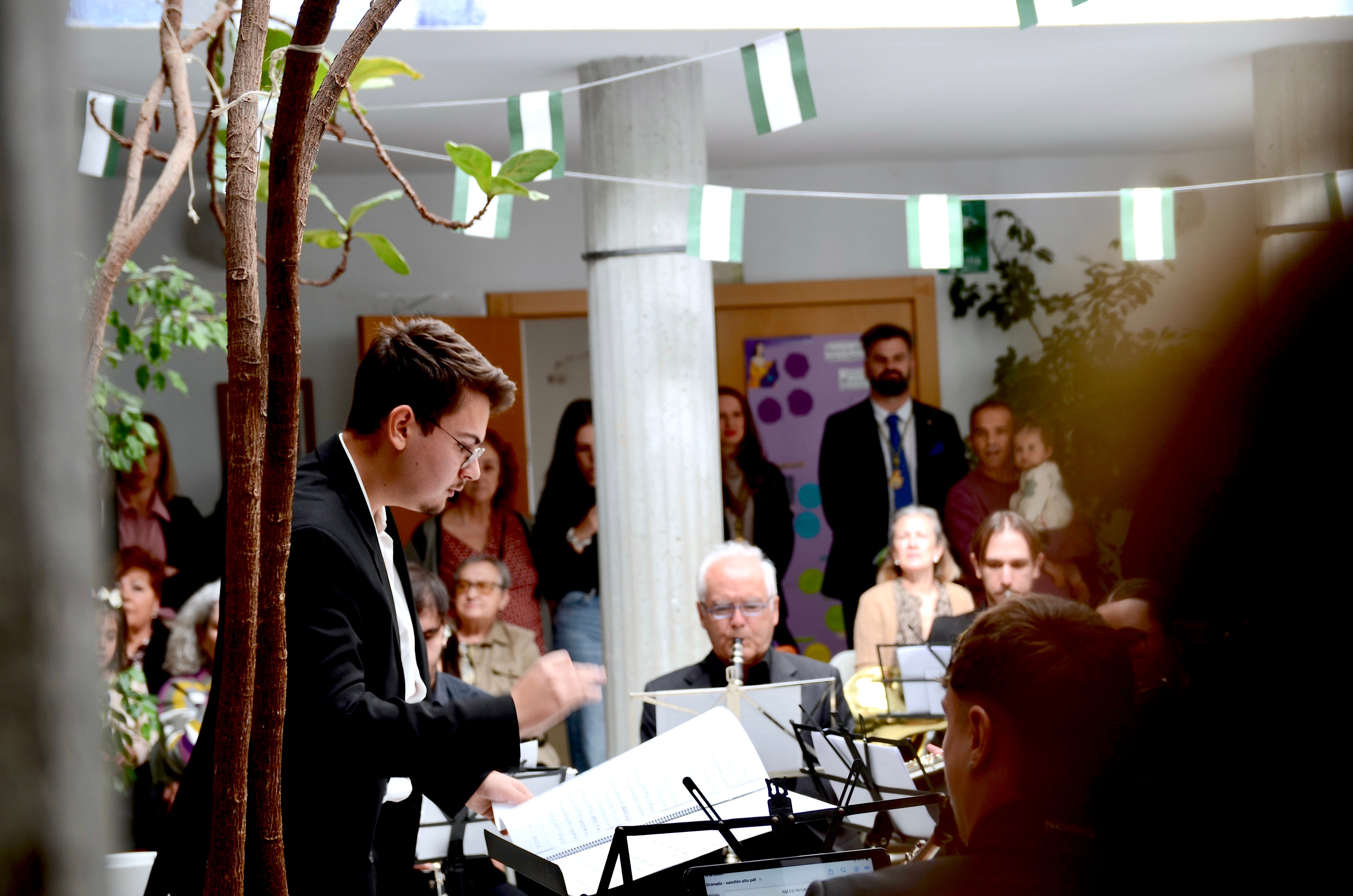 Un Día de Andalucía cargado de emoción en Huétor Vega