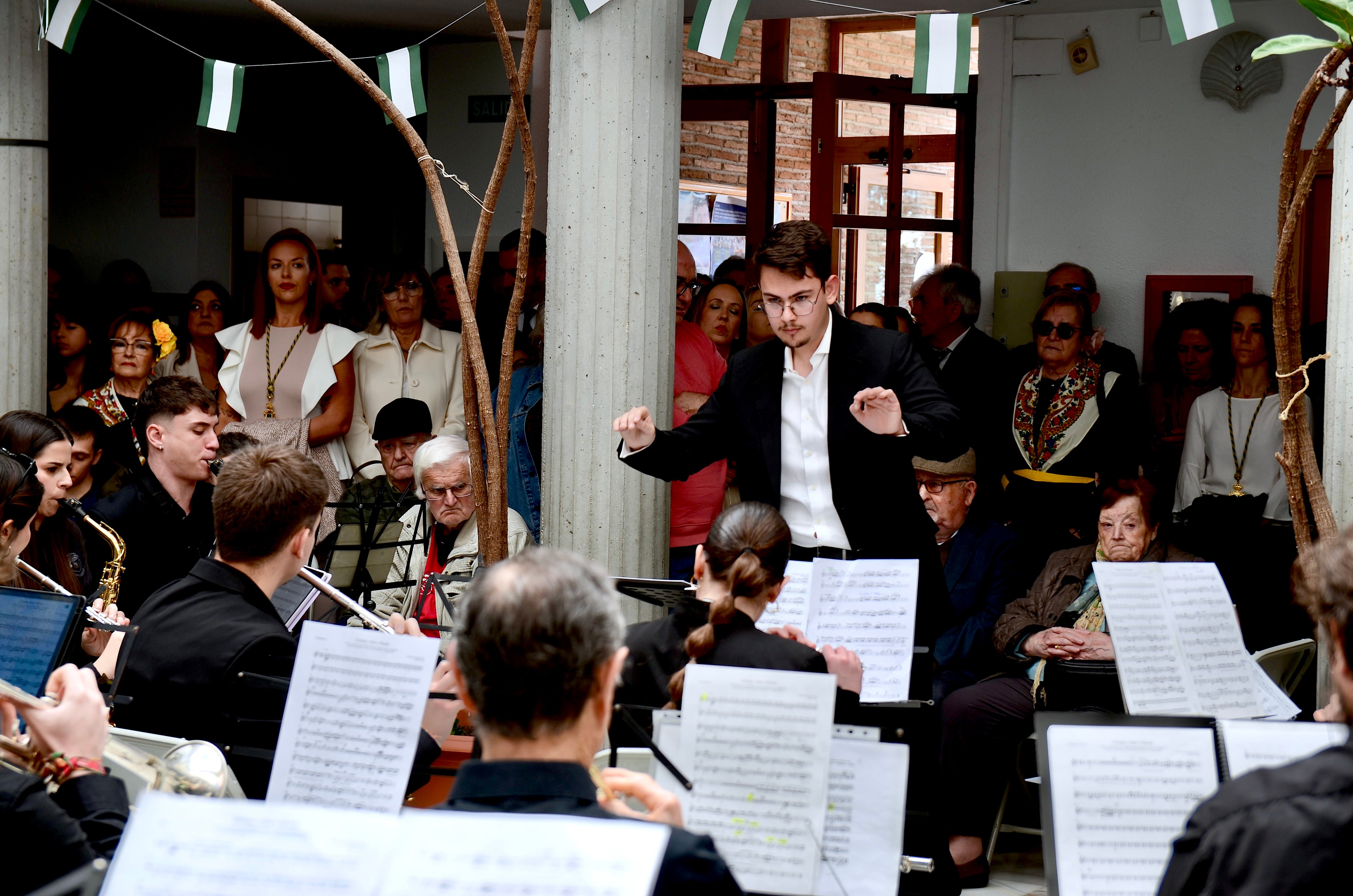 Un Día de Andalucía cargado de emoción en Huétor Vega