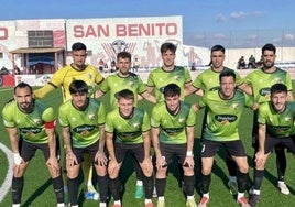 Once inicial del Huétor Vega en Porcuna.