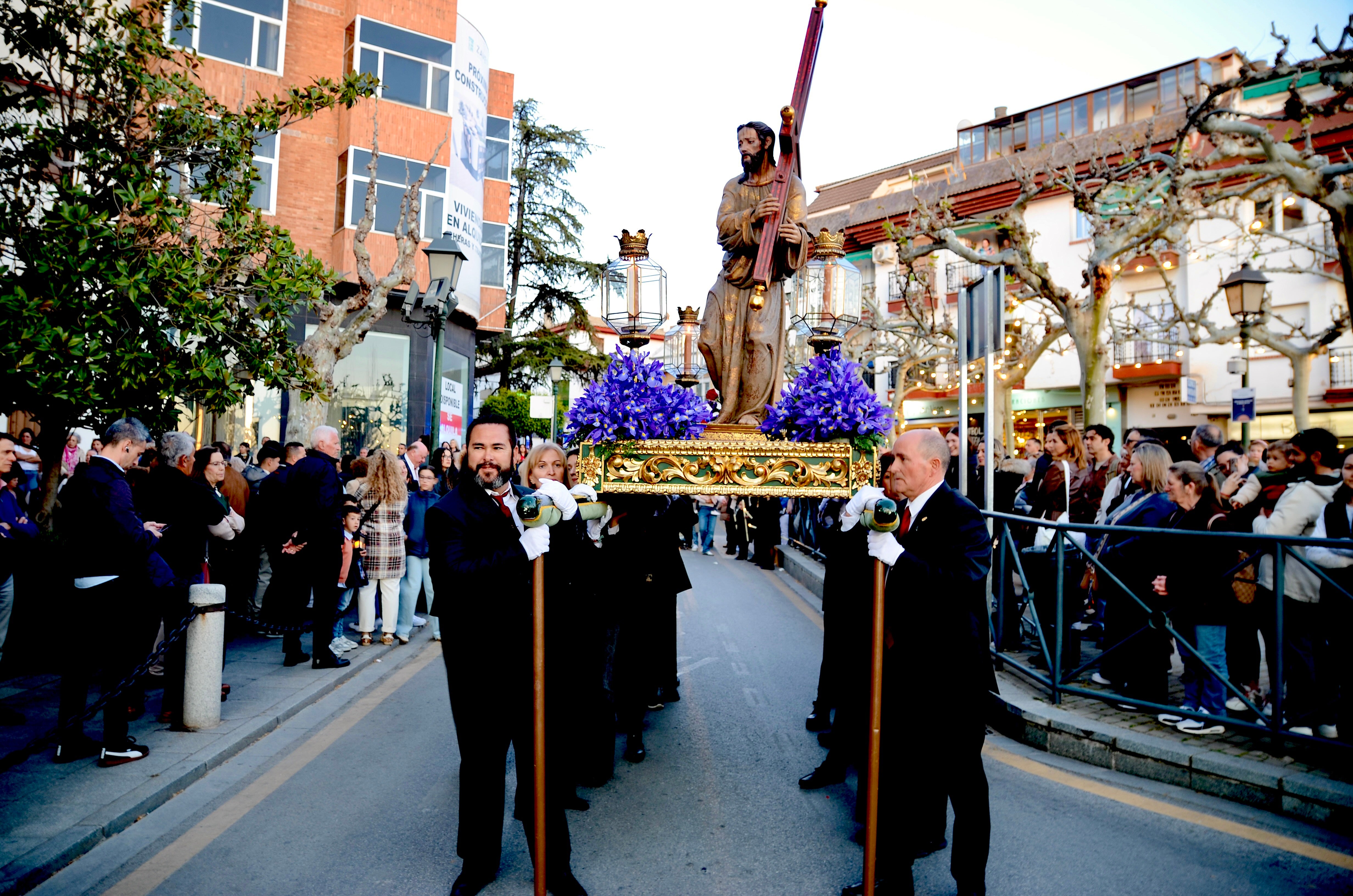 El Jueves Santo suena a saeta en Huétor Vega