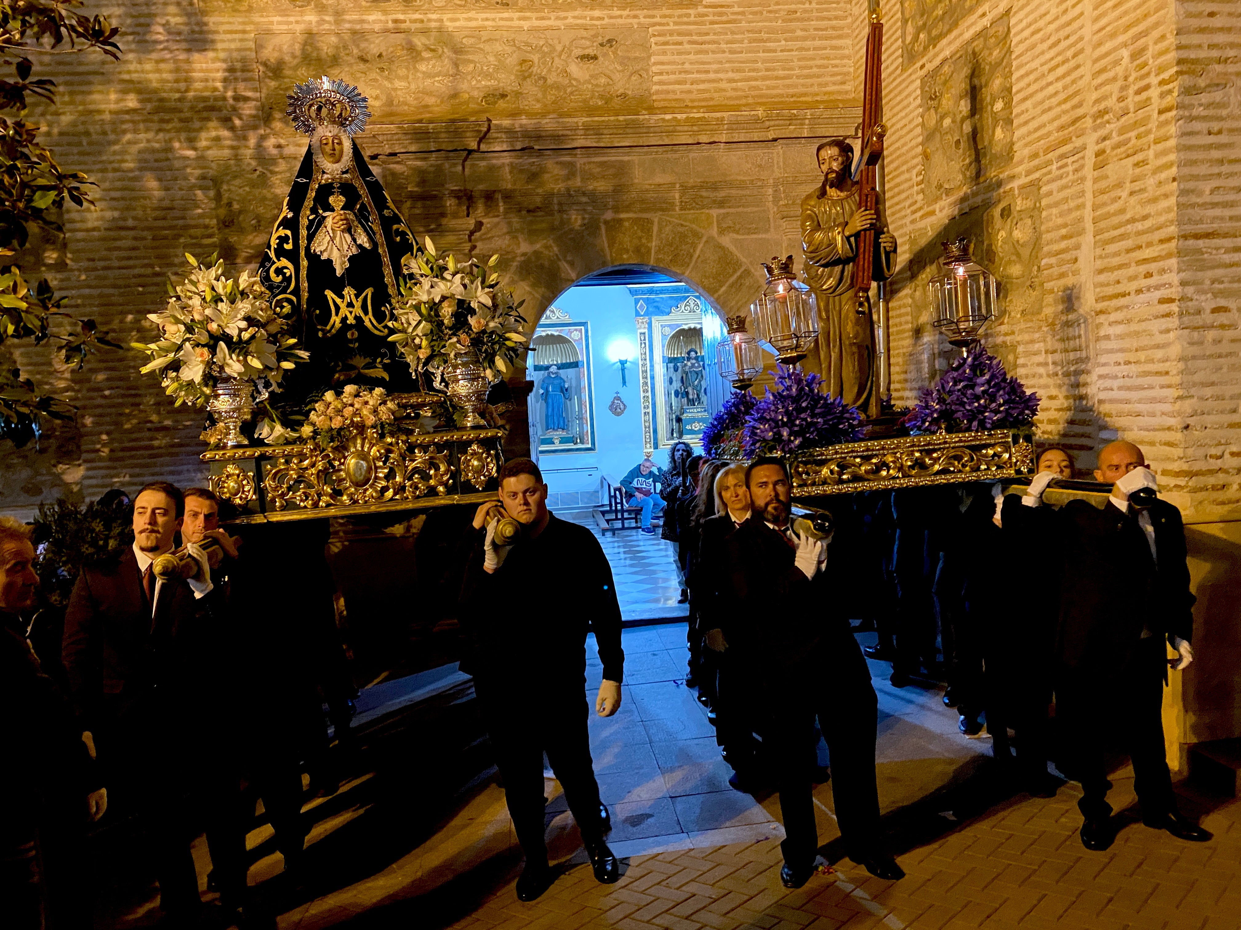 El Jueves Santo suena a saeta en Huétor Vega