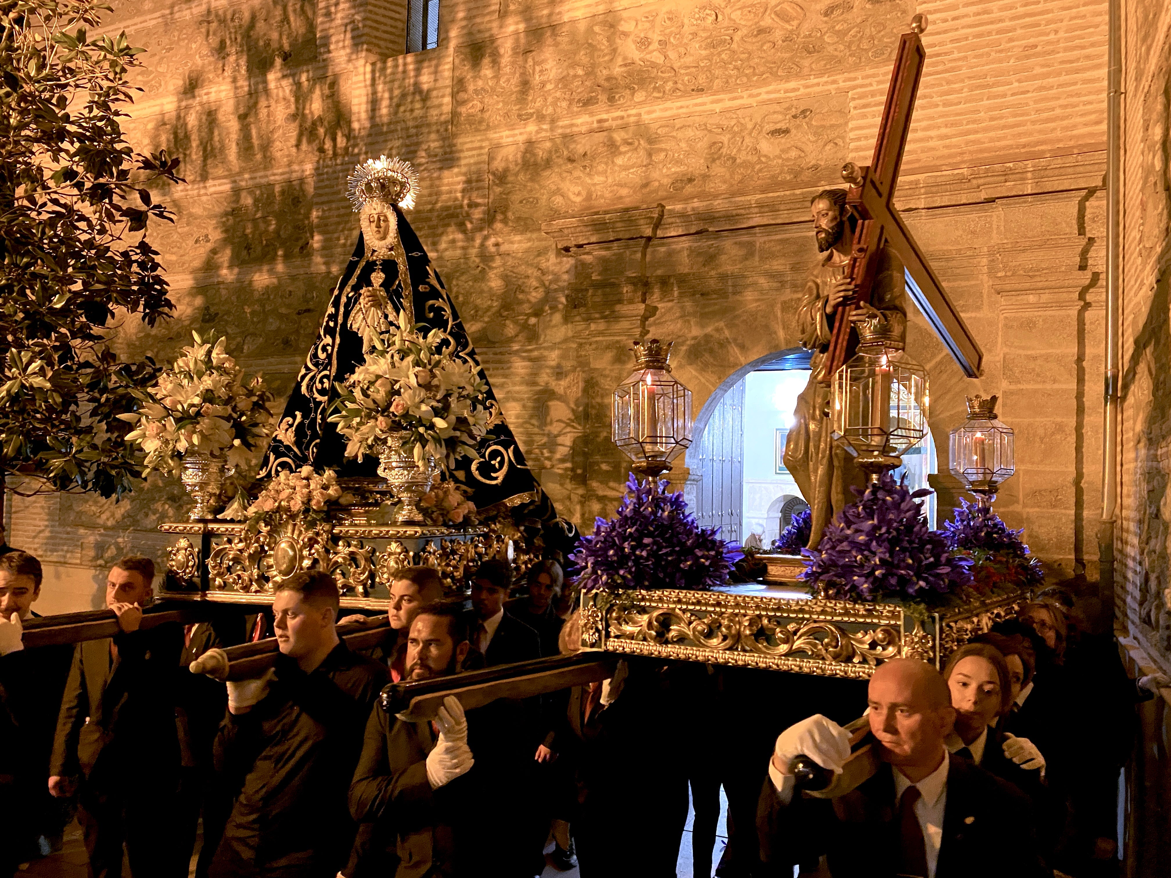 El Jueves Santo suena a saeta en Huétor Vega