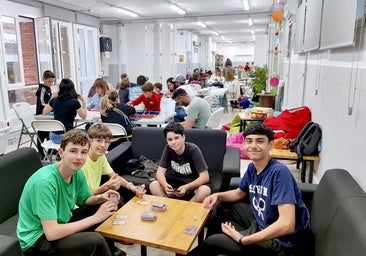 Reto del día: dejar los móviles a un lado y sentarse a jugar.