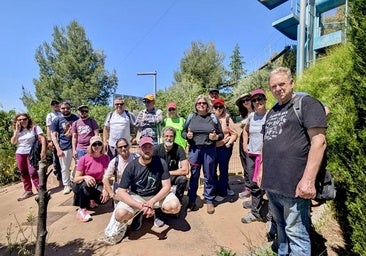 Varios participantes en la caminata interpretativa que conectó Monachil, Huétor Vega y Granada.