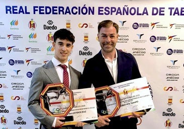 Álvaro Ballesteros y Rubén Hita, con sus premios nacionales en La Nucía (Alicante).