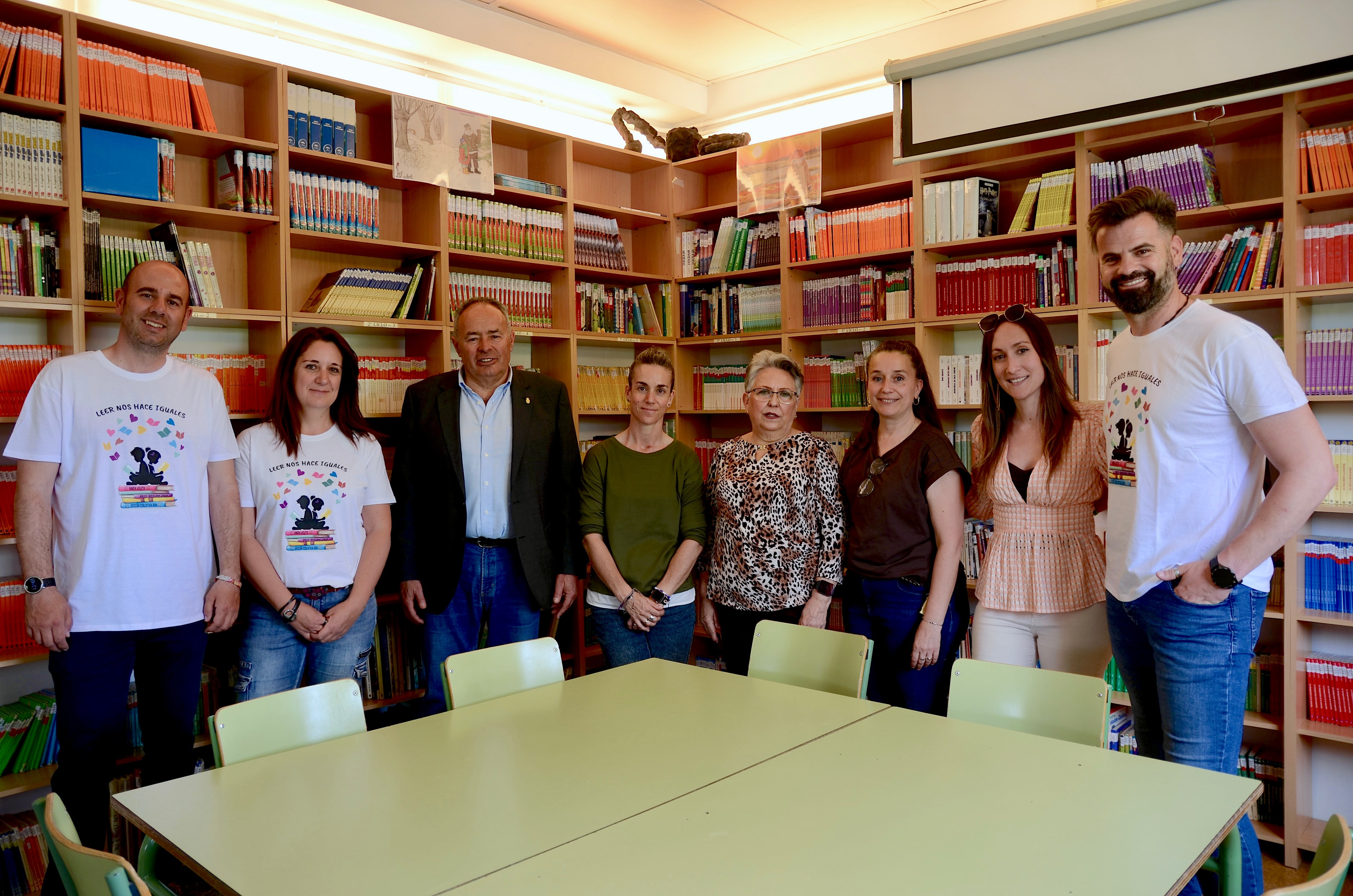 Rincón lleno de libros, en la biblioteca del centro.