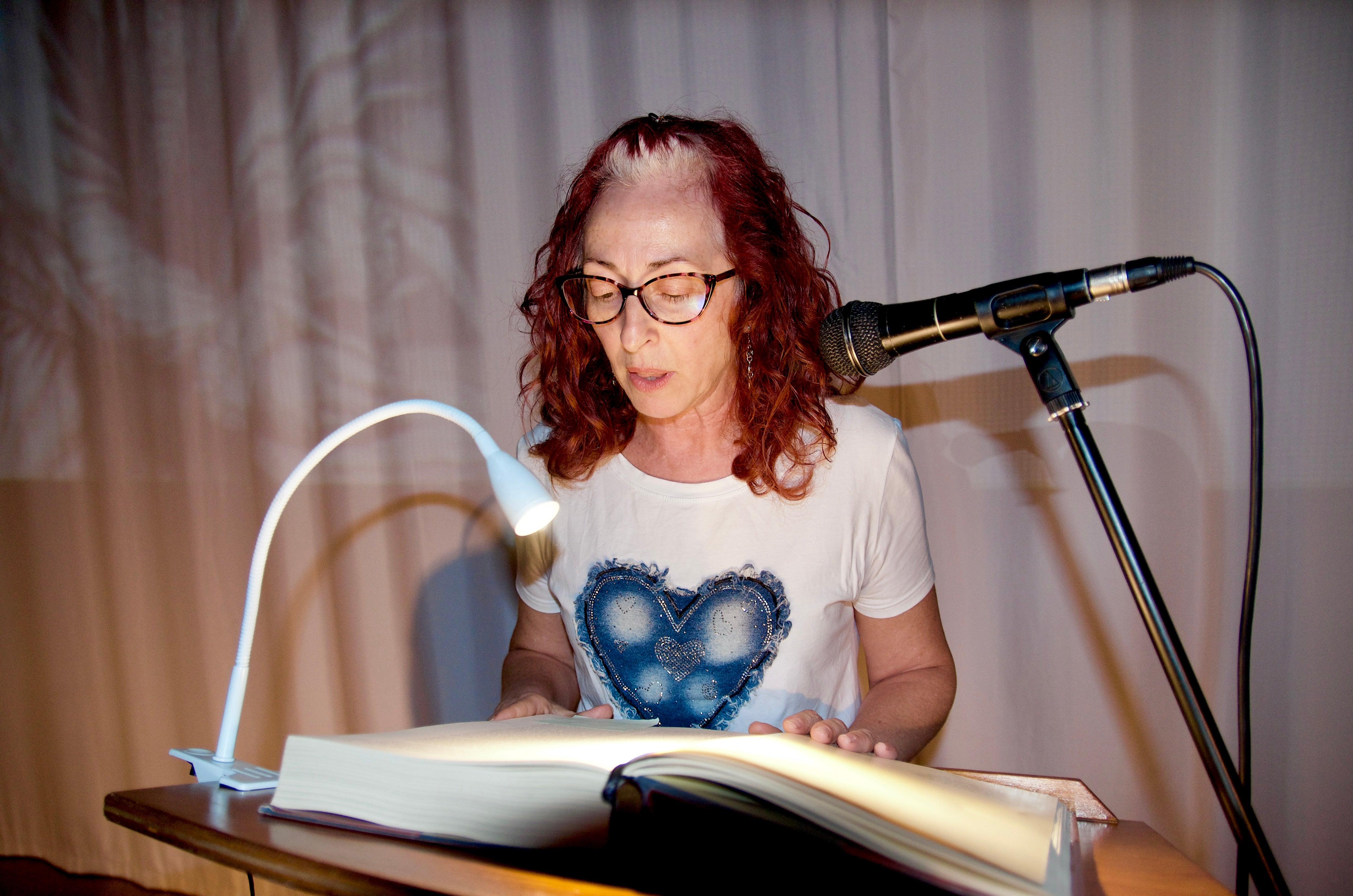 Huétor Vega lee 'El Quijote' en el Centro Huerta Cercada