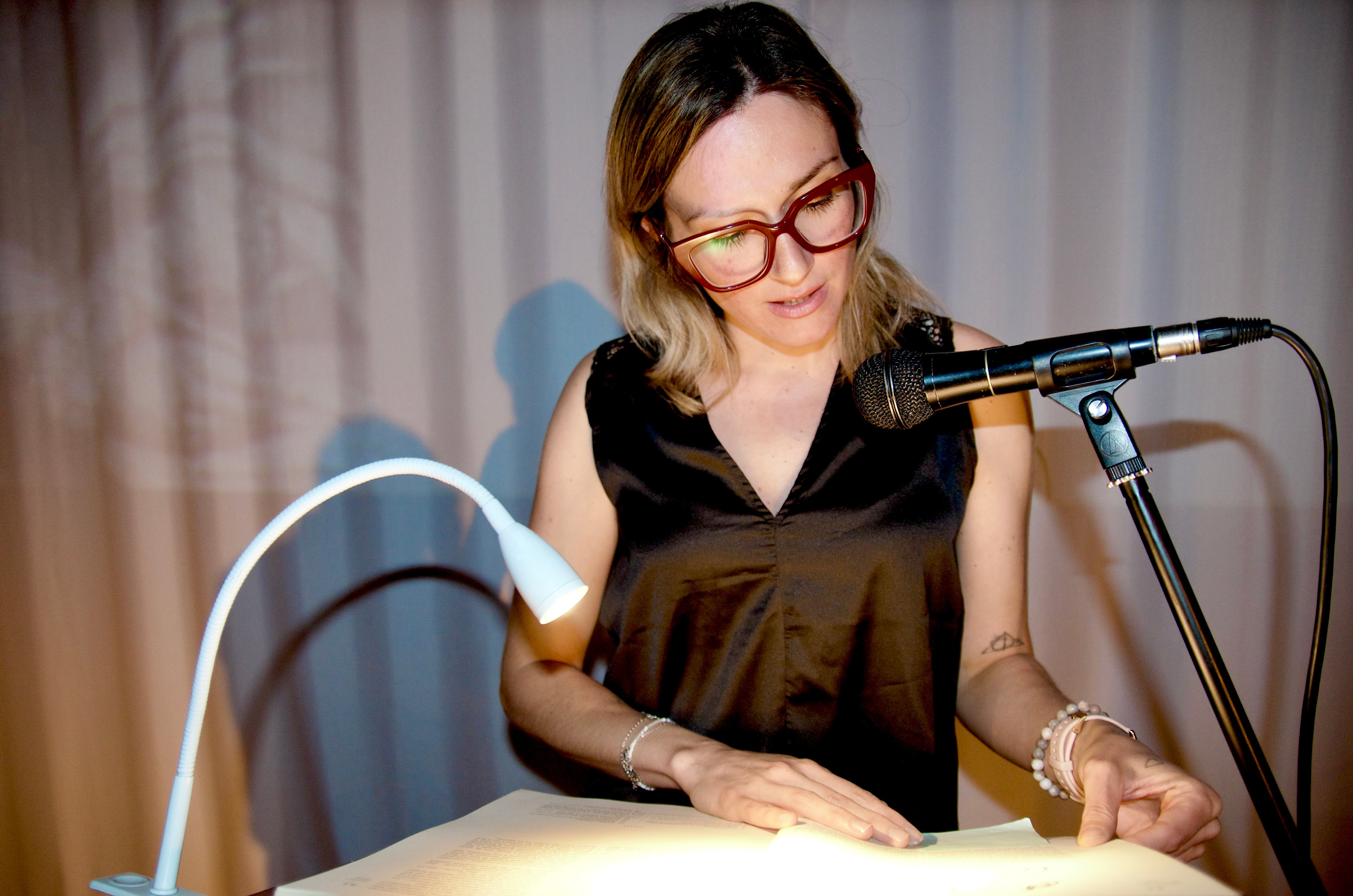 Huétor Vega lee 'El Quijote' en el Centro Huerta Cercada