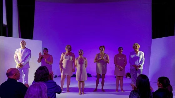 El grupo teatral Amindra emociona con la puesta en escena de 'Mi segunda piel'