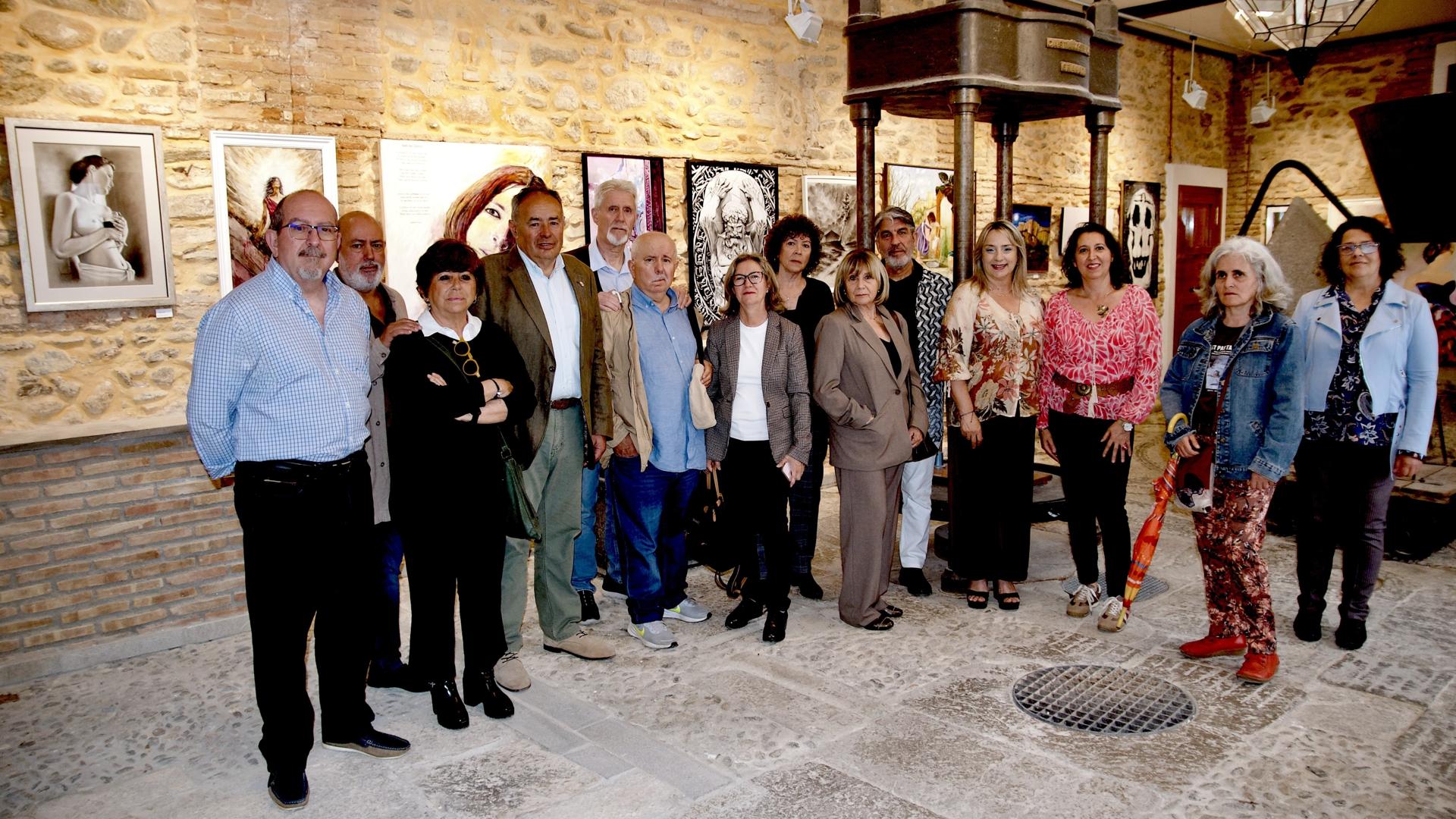 La exposición 'Mujer, arte y permanencia', en la Sala del Molino del Carmen de San Rafael de Huétor Vega.