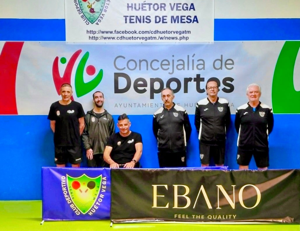 A la derecha, los campeones de la grupo 2 de la División de Honor andaluza.