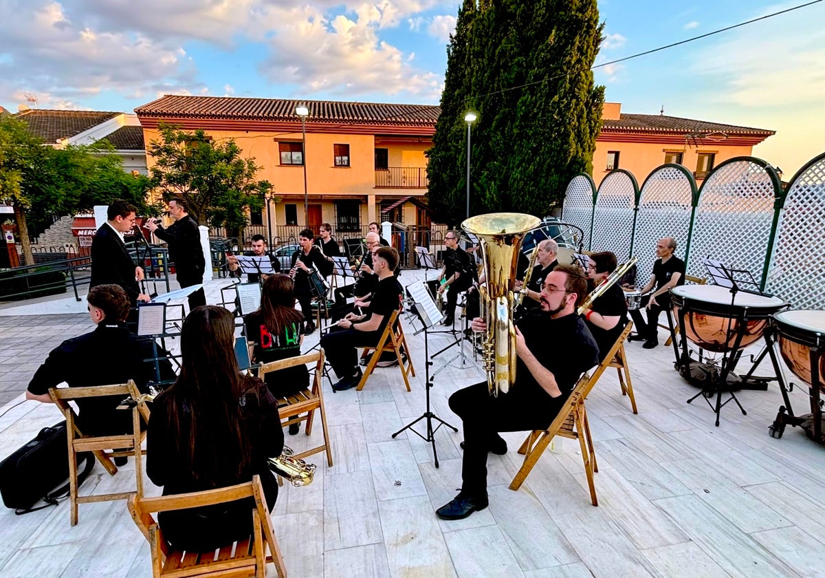 La Banda de Música de Huétor Vega, en el escenario de Abdal Malik.