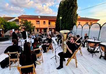 La Banda de Música de Huétor Vega, en el escenario de Abdal Malik.