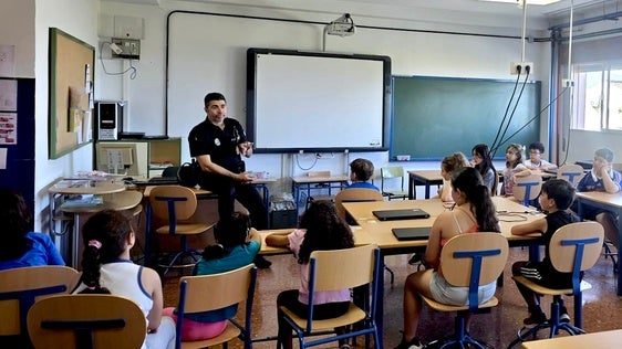 El CEIP Mariana Pineda certifica el éxito de la figura del Agente Tutor en Huétor Vega