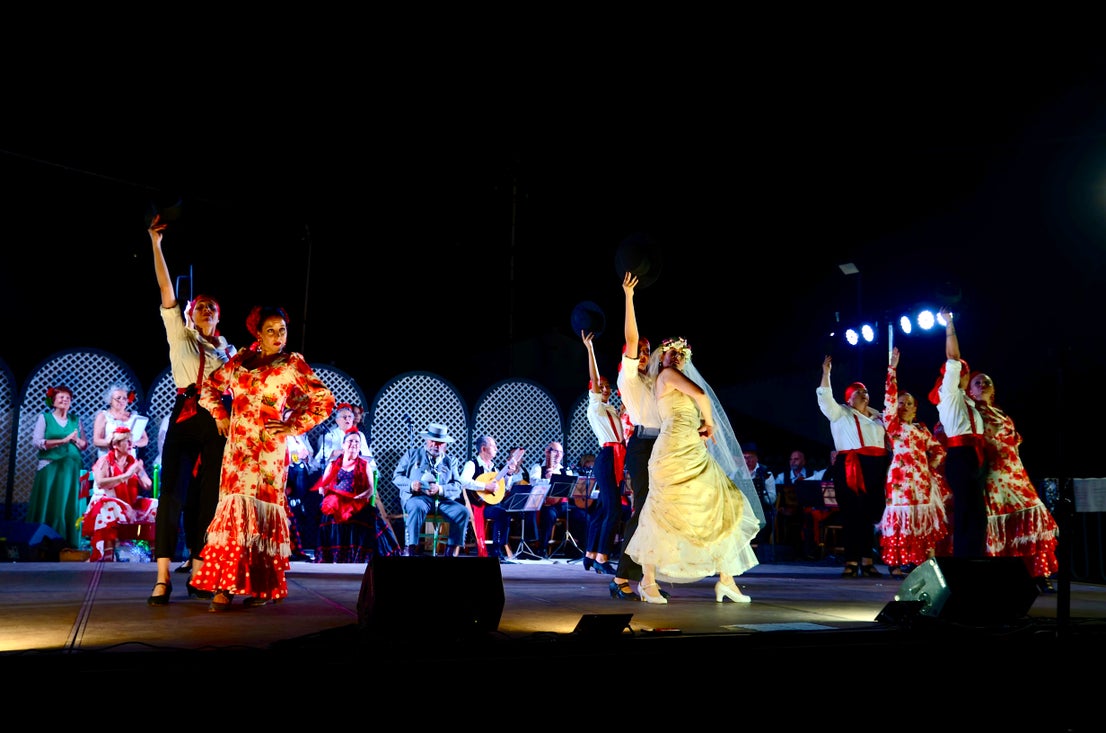 Así fue el deslumbrante estreno de ‘Boda gitana’ en Huétor Vega