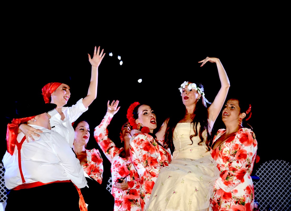 Así fue el deslumbrante estreno de ‘Boda gitana’ en Huétor Vega