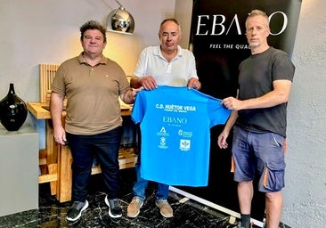 Ébano renueva su compromiso con el CD Tenis de Mesa Huétor Vega