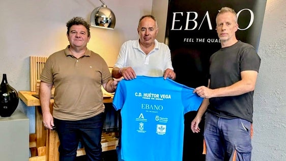 Ébano renueva su compromiso con el CD Tenis de Mesa Huétor Vega