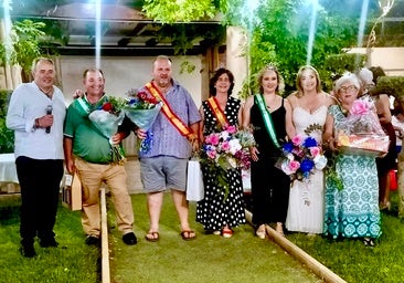 Los ‘jóvenes carrozas’ protagonizan su gran noche en las fiestas de Huétor Vega