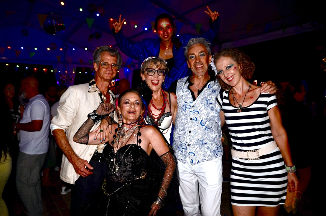 Fiesta Ochentera en Huétor Vega: rímel, tupés y lentejuelas