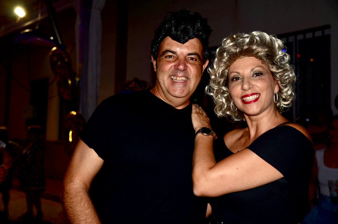 Fiesta Ochentera en Huétor Vega: rímel, tupés y lentejuelas