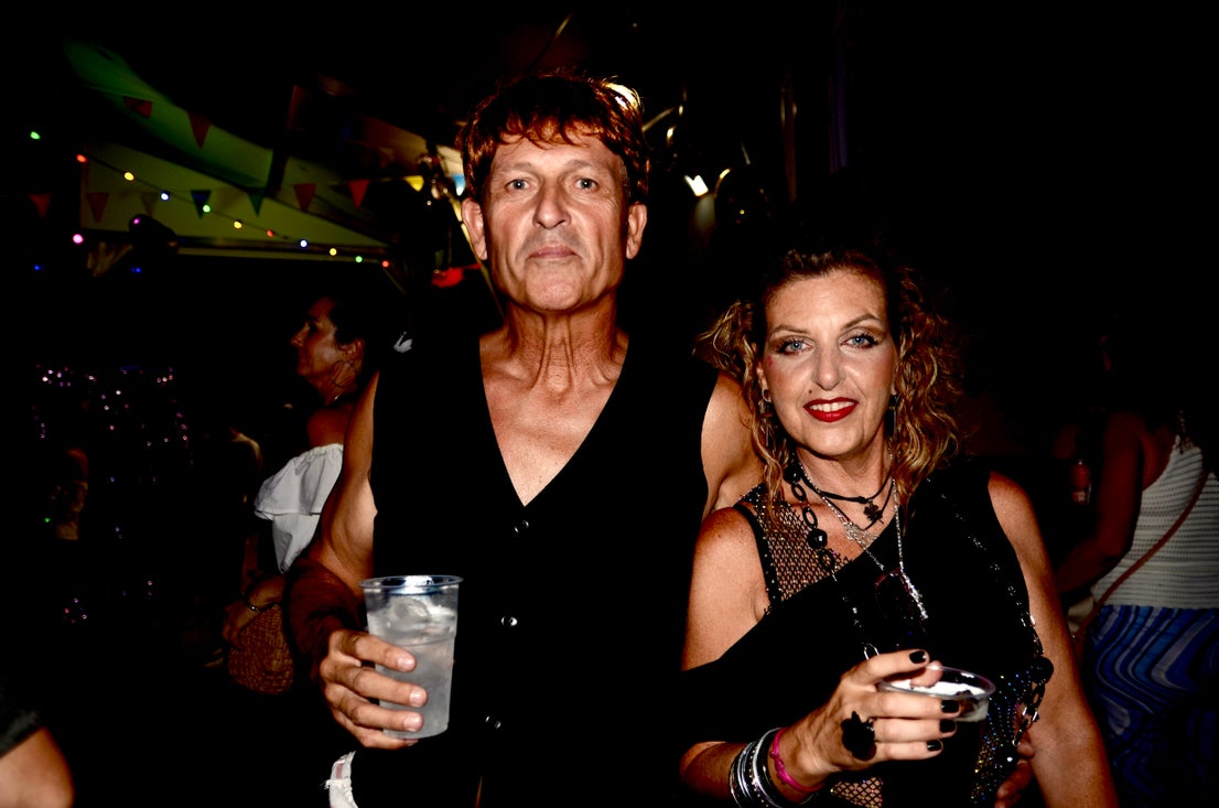 Fiesta Ochentera en Huétor Vega: rímel, tupés y lentejuelas