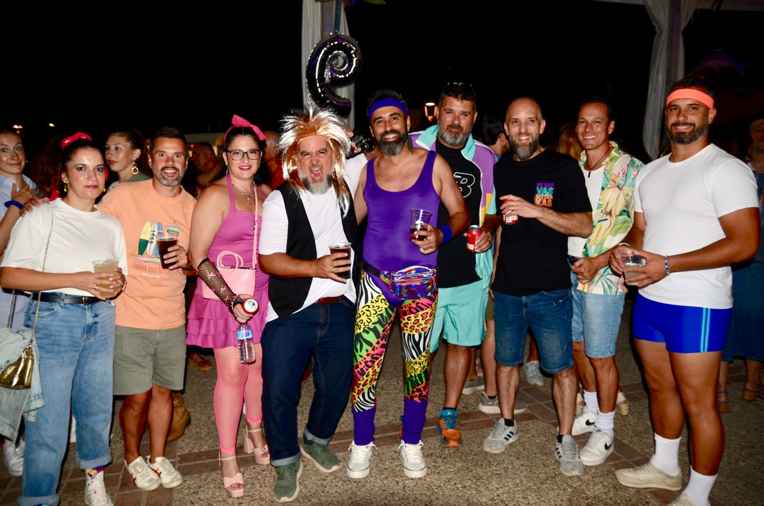 Fiesta Ochentera en Huétor Vega: rímel, tupés y lentejuelas
