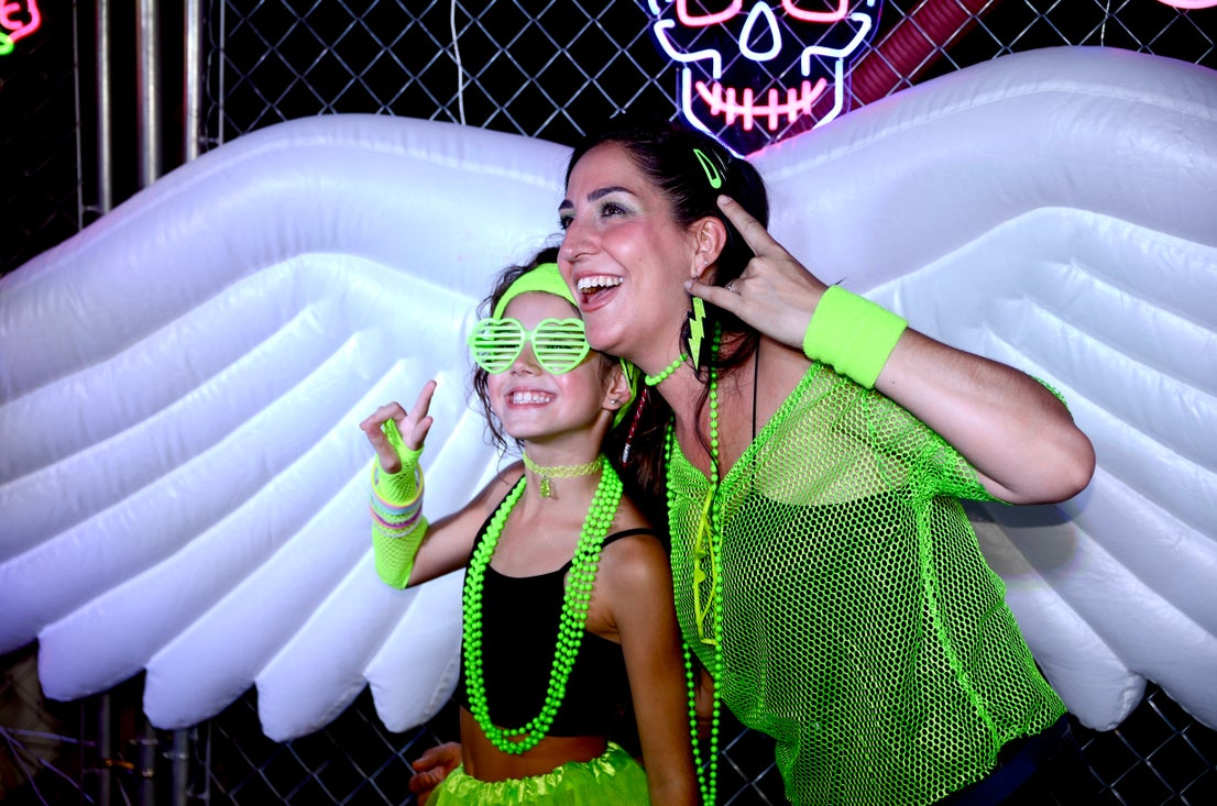Fiesta Ochentera en Huétor Vega: rímel, tupés y lentejuelas