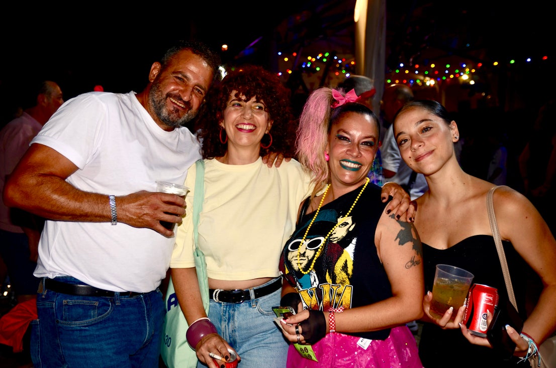 Fiesta Ochentera en Huétor Vega: rímel, tupés y lentejuelas