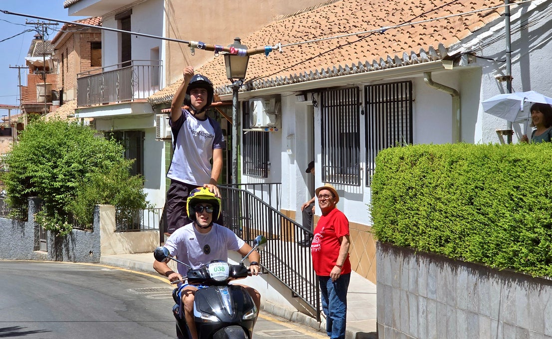 Cintas en moto y en bici en Huétor Vega