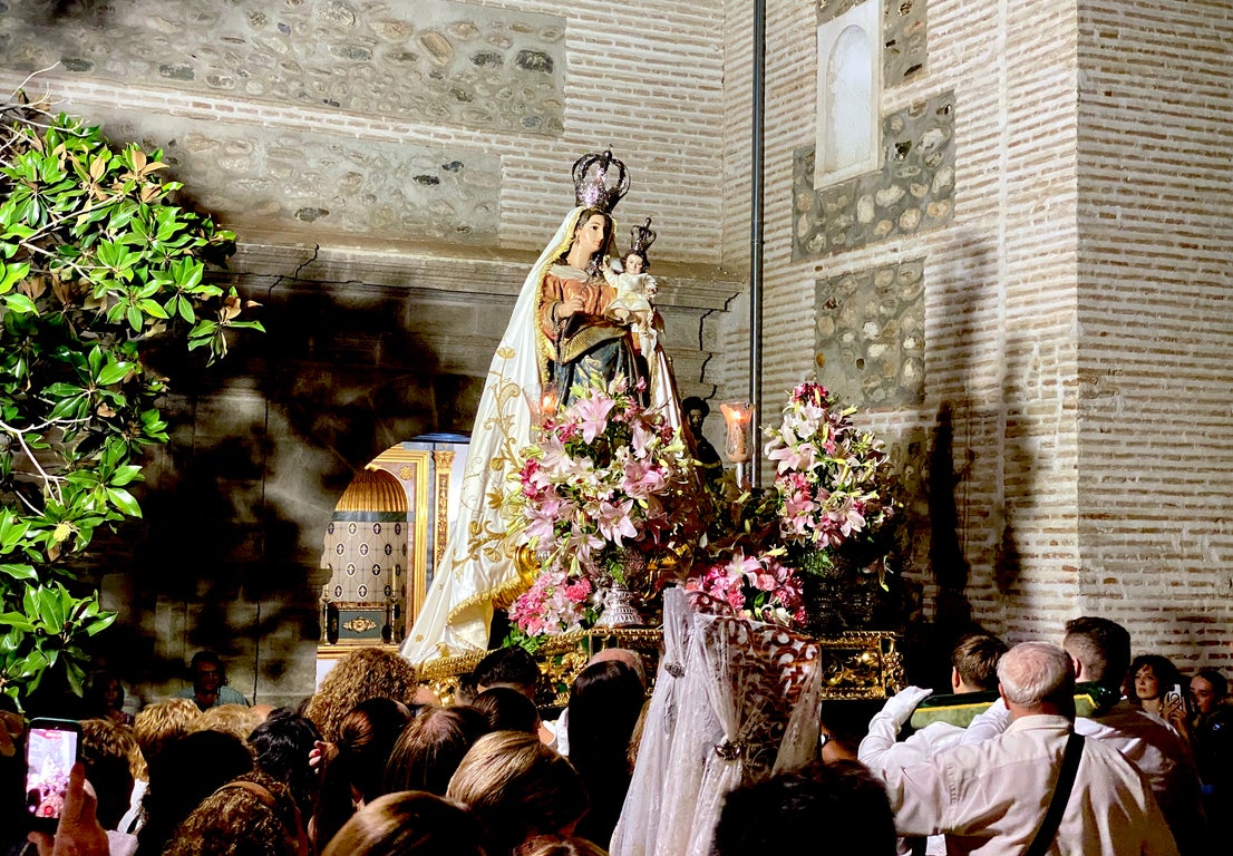 La emocionante procesión de San Roque y la Virgen del Rosario en Huétor Vega